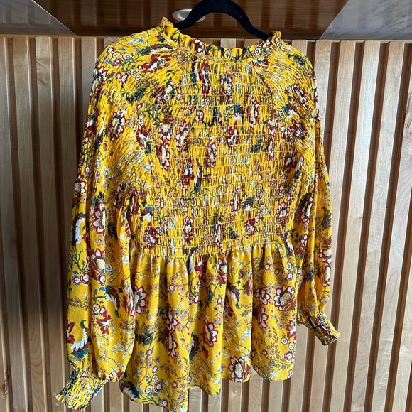 Rose & Olive yellow smocked tunic top. New size small. - Picture 2 of 2